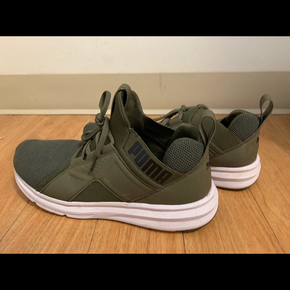 Puma Sneakers
